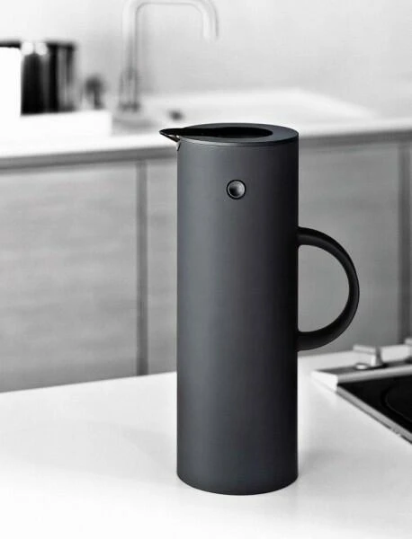 Stelton Isolierkanne EM77 1 L In Soft Black – Bild 2